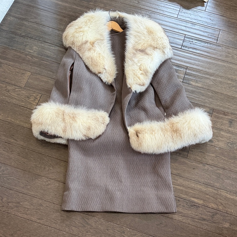 Vintage Luxurious Fur-Trimmed Taupe Cape and 3/4 sleeve matching dress